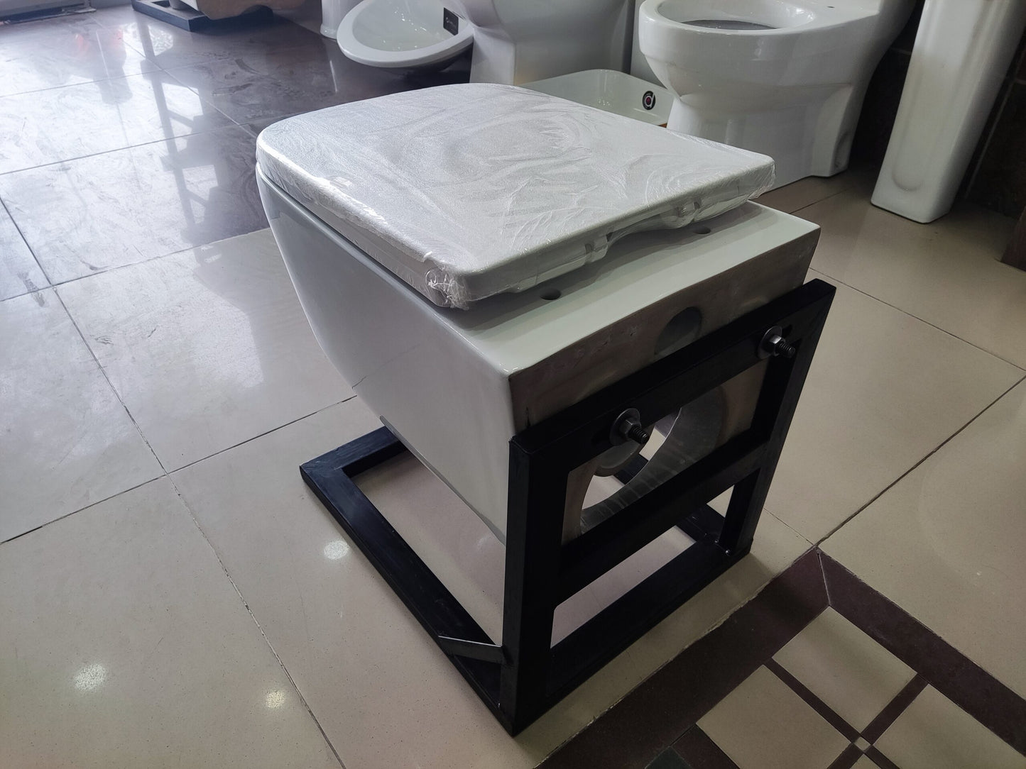 Wallhanging Commode X101 Rimless - Brite Ceramics