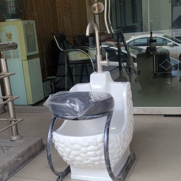 Wuzu basin with Chair Elevate Your Space