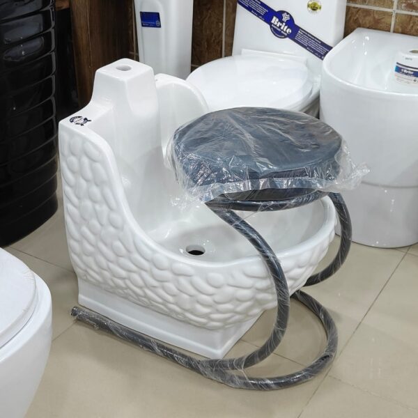 Wuzu basin with Chair Elevate Your Space
