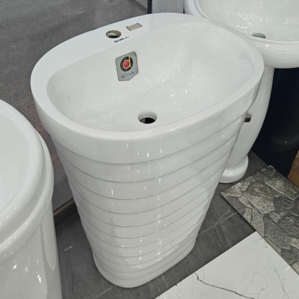 Dell One Piece Basin 3,one piece,one piece basin,one piece wash basin,one piece sink,wash basin,wash washen,bathroom sink,wash basin wash basin,basin wash basin,standing wash basin,