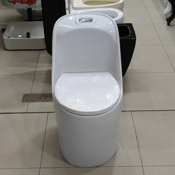Brite Daewoo Commode modern one piece toilet design Brite Daewoo Commode price in Pakistan ceramic toilet Luxury Brite Daewoo Commode with smooth finish