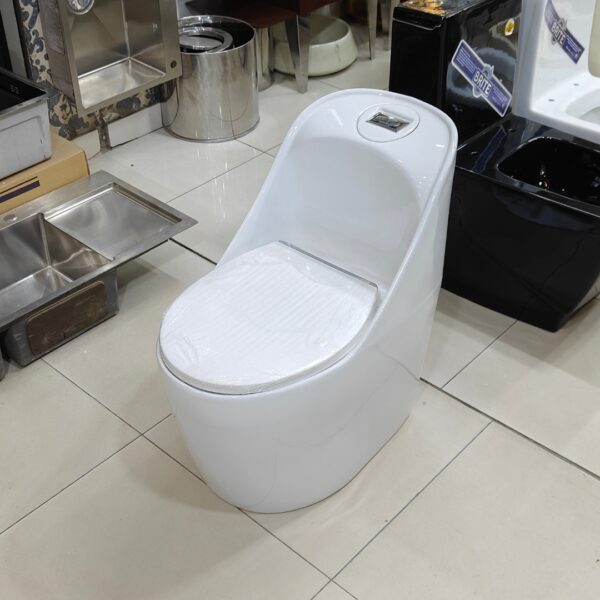 Brite Daewoo Commode modern one piece toilet design Brite Daewoo Commode price in Pakistan ceramic toilet Luxury Brite Daewoo Commode with smooth finish